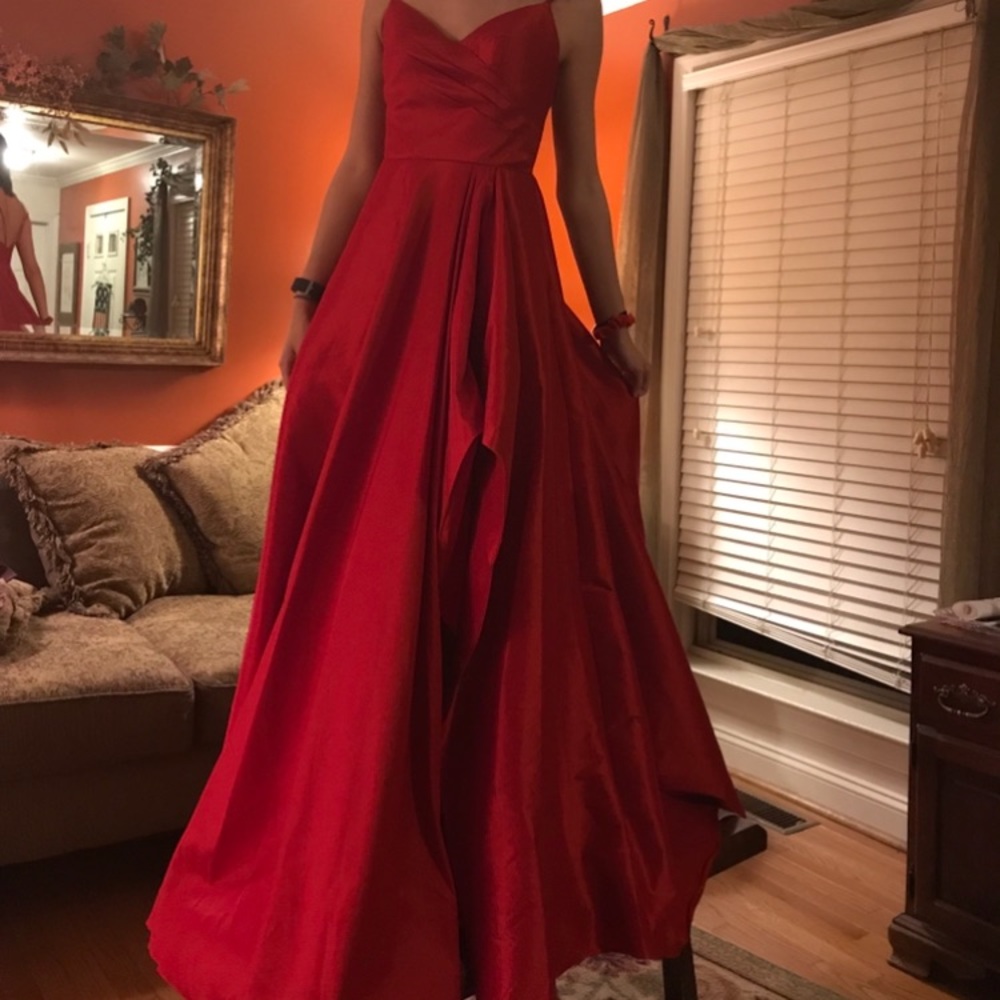 beautiful red prom dress NWT